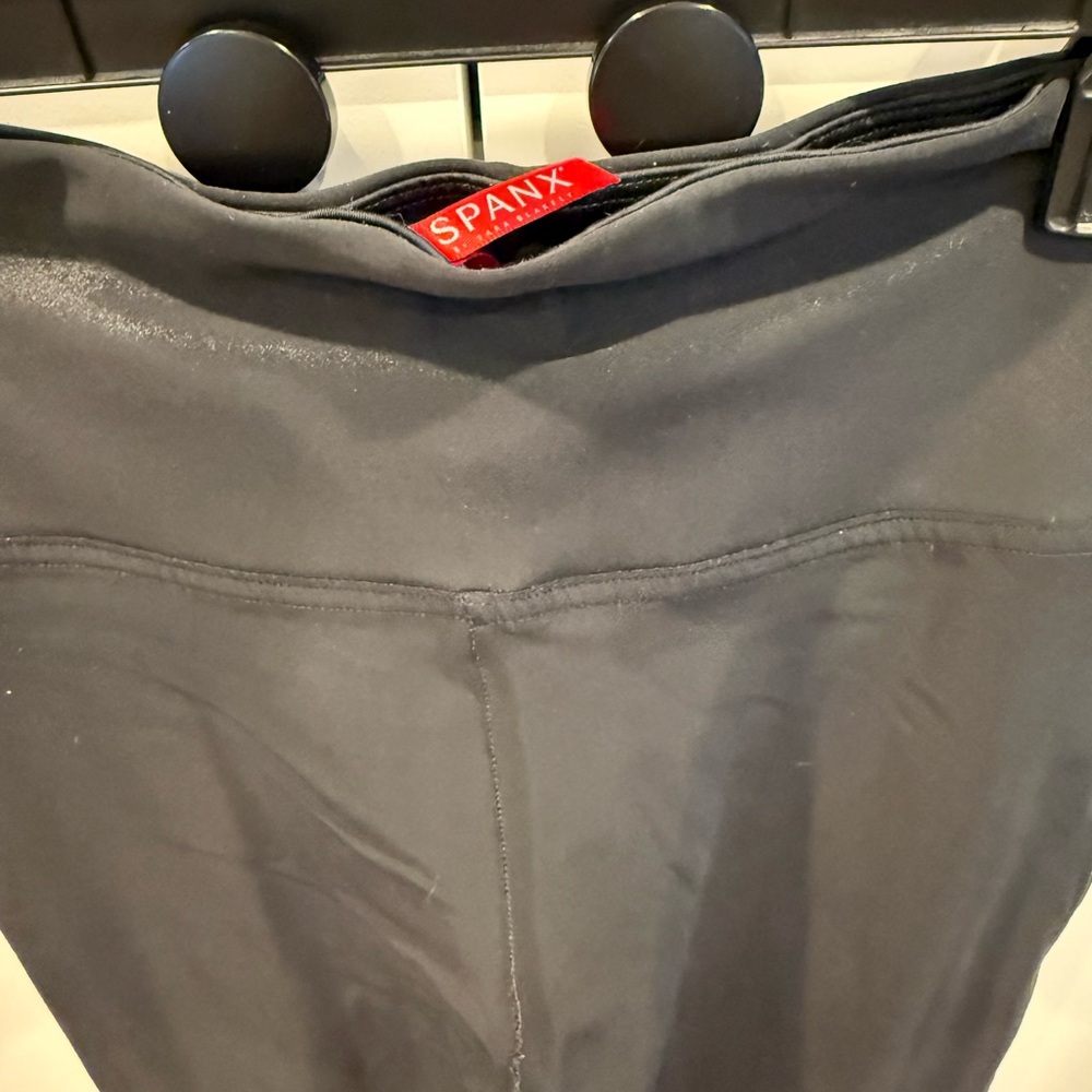 SPANX Black Leggings with Red Tag, L